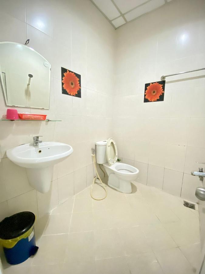 Tran Phung Hotel *