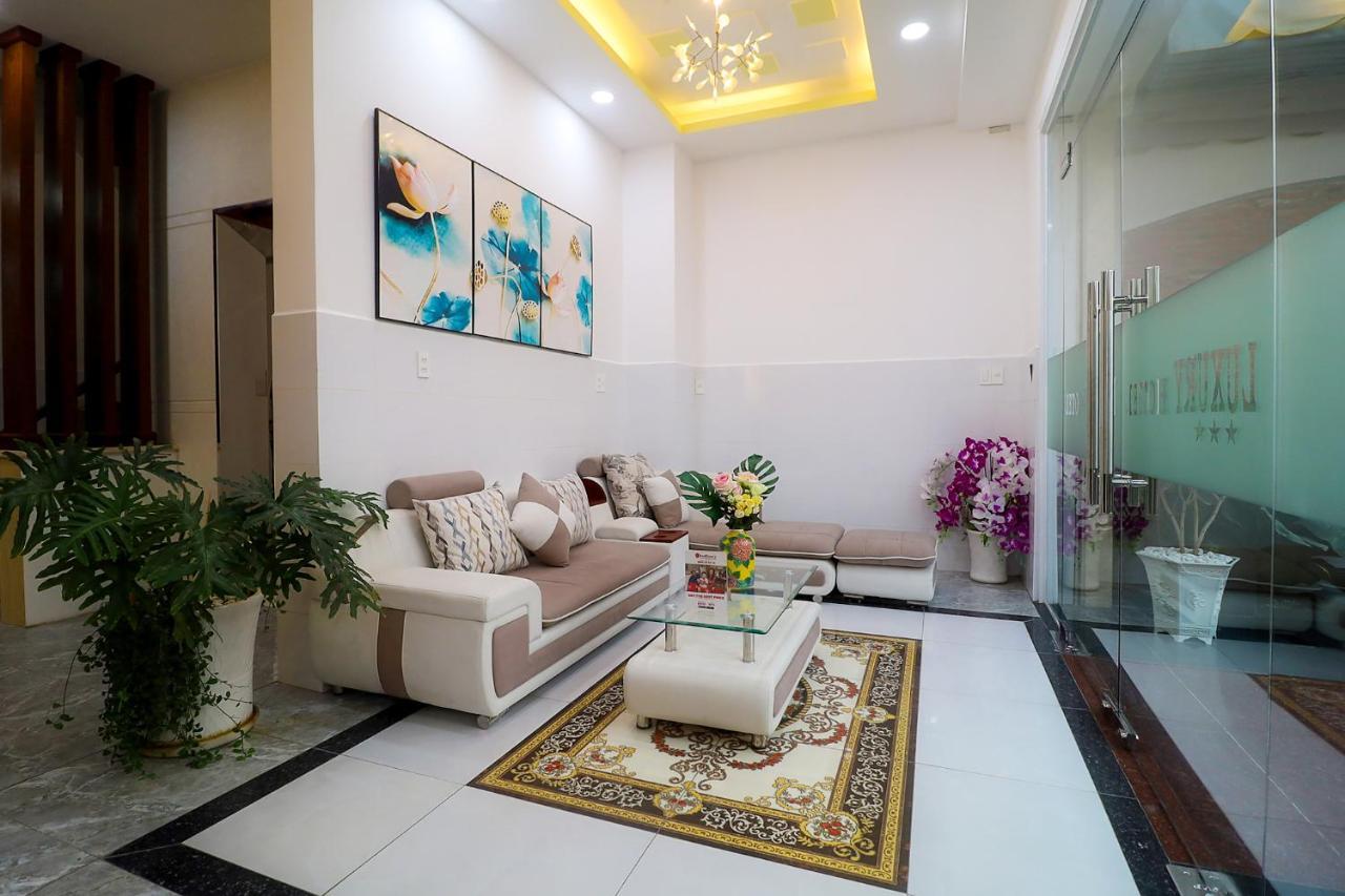 Hotel Reddoorz Luxury Vuon Lai 2*