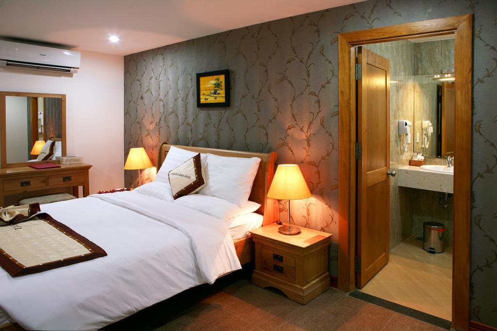 Hotel Sai Gon's Book