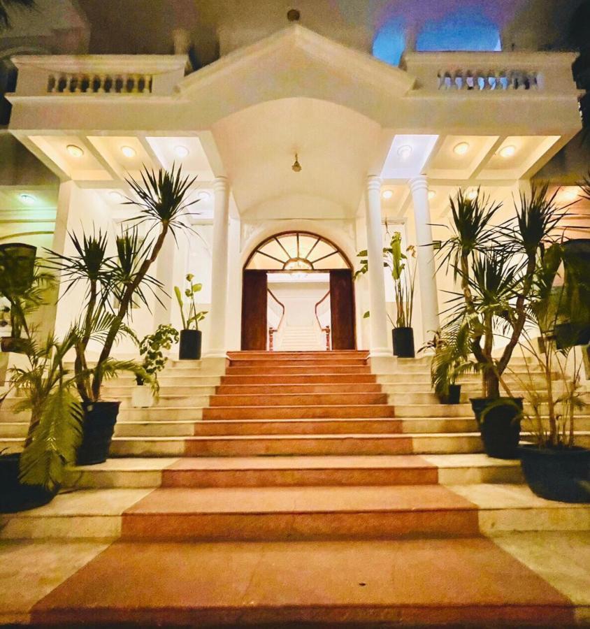 67 Rustic Villa Hotel 3*