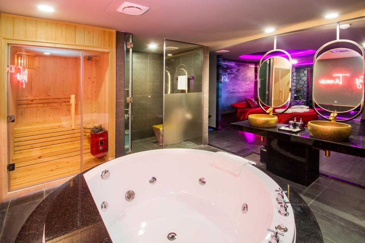 Love hotel Eros 2 - 3*