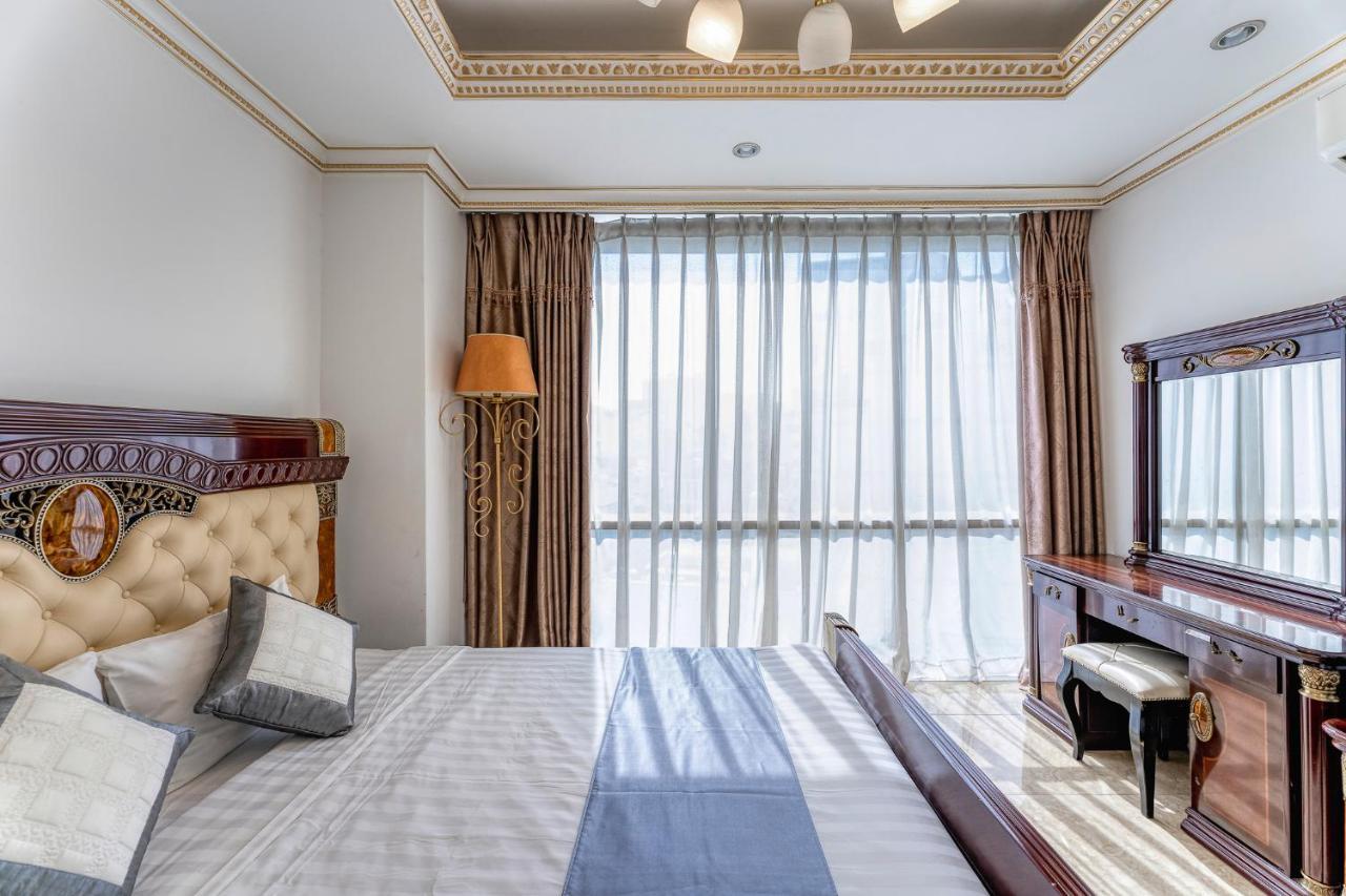 Happy Land Hotel 2*