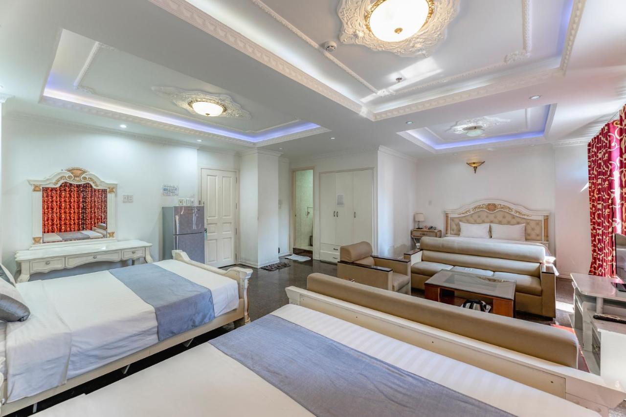 Happy Land Hotel 2*