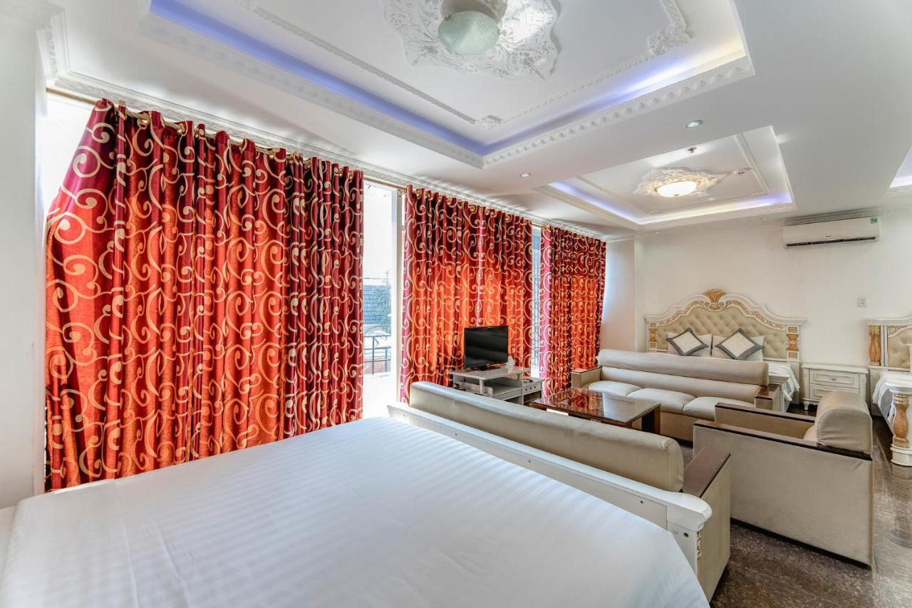 Happy Land Hotel