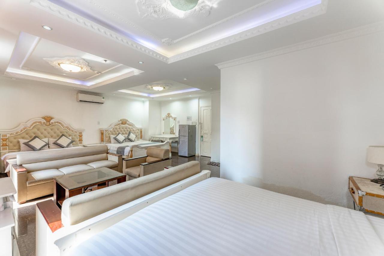 Happy Land Hotel 2*