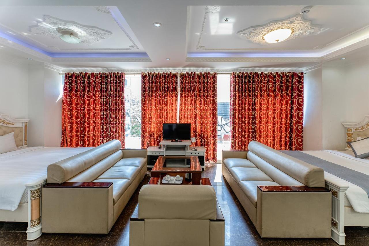 Happy Land Hotel 2*