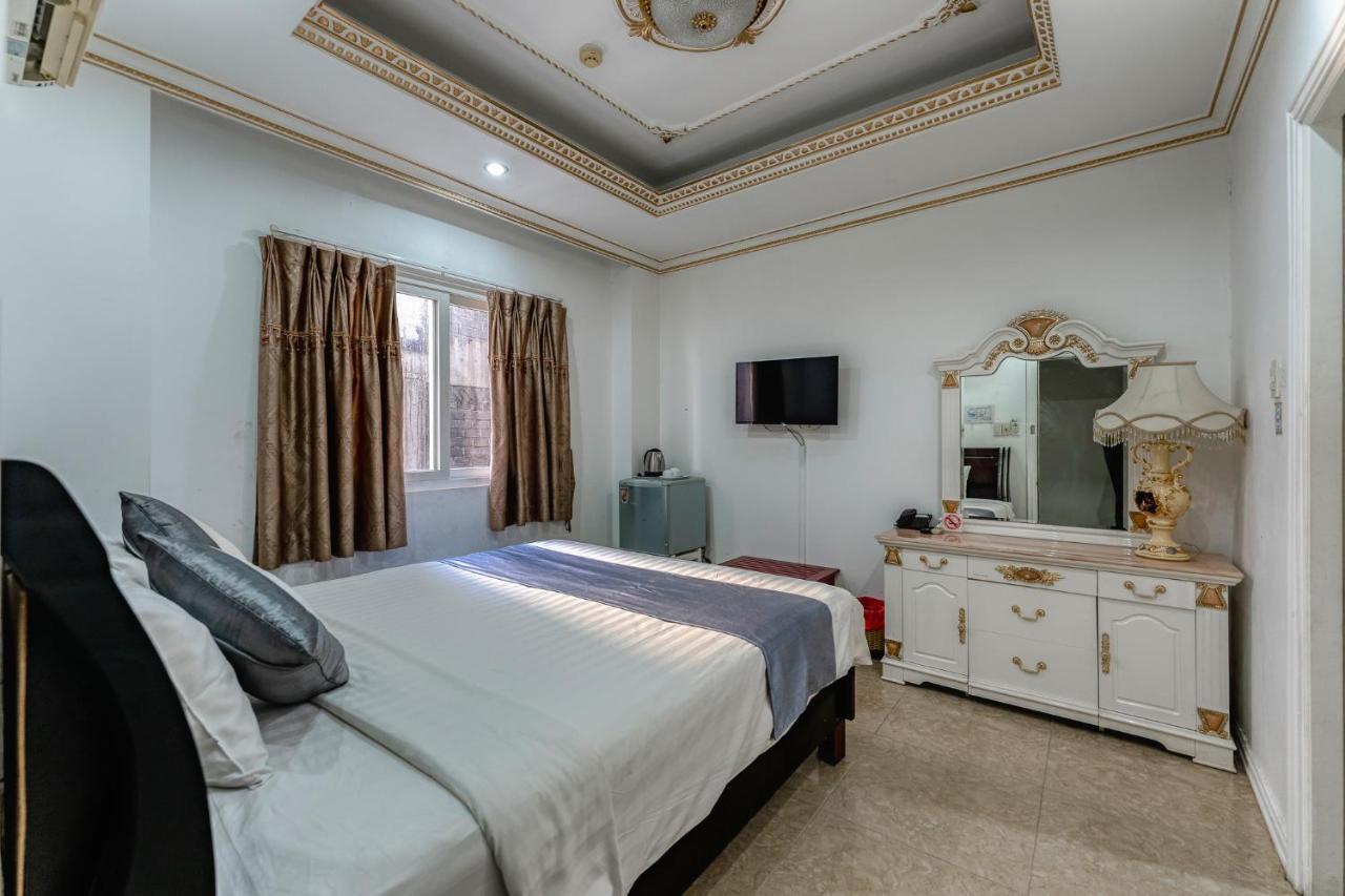 Happy Land Hotel