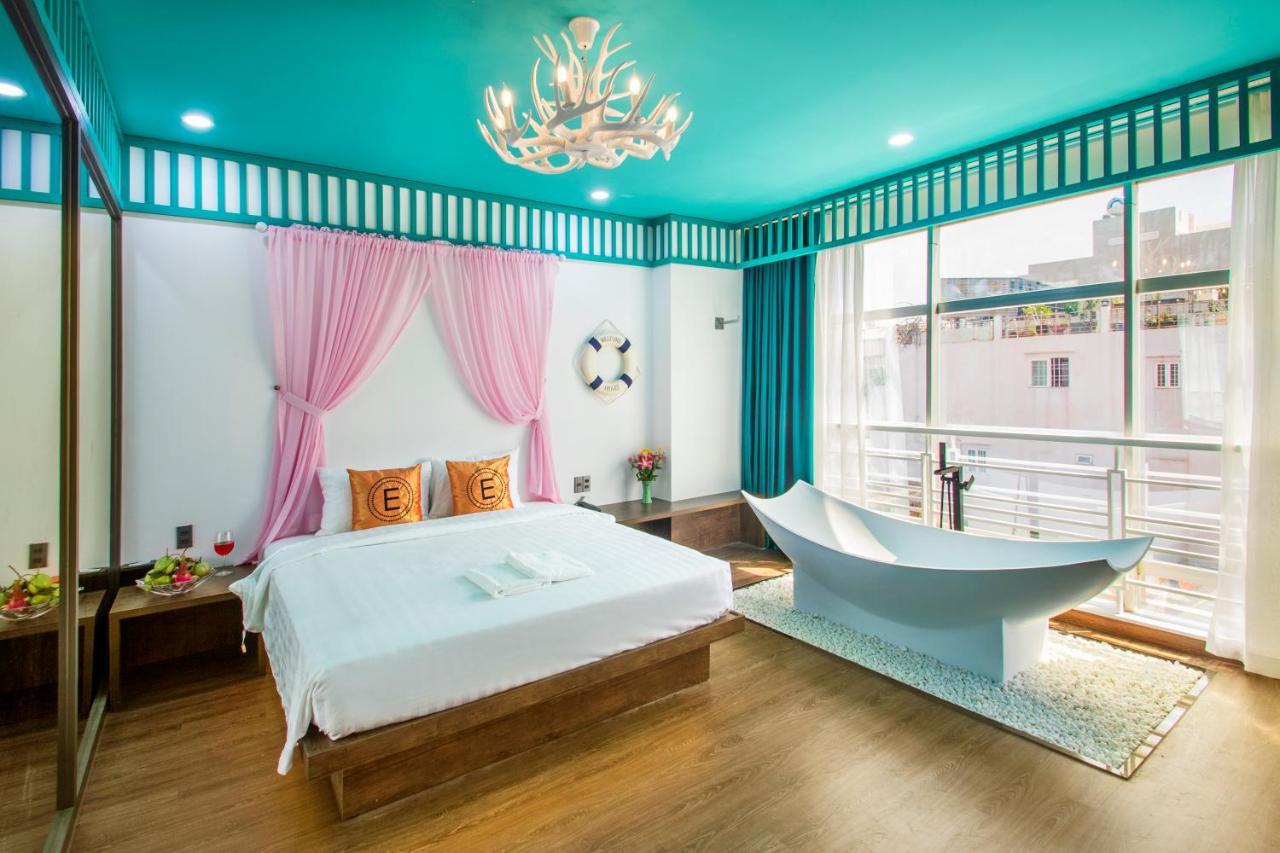 Love hotel Eros 2 -