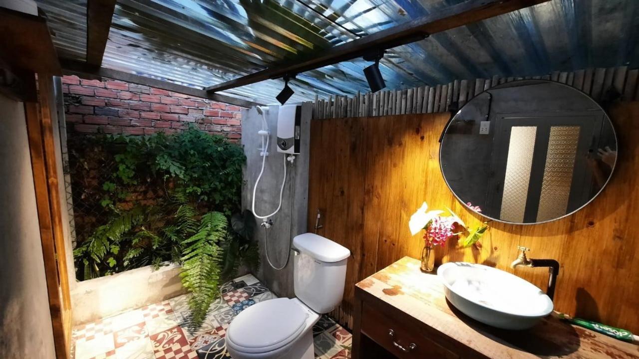 Homestay Vuon Nha Ngoai Garden *
