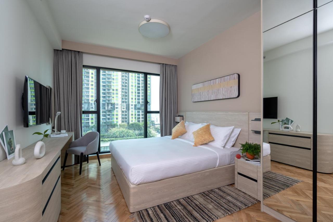 Somerset Feliz Apartment *