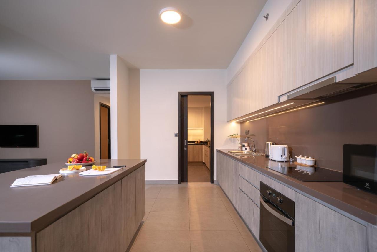 Somerset Feliz Apartment *