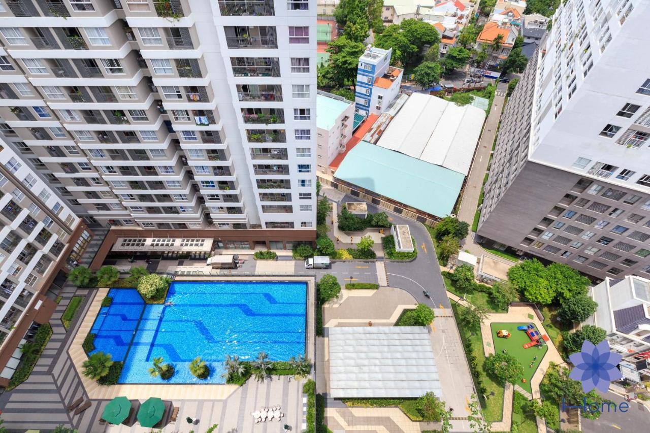 Home, Cosy&luxury - 5mins To Airport, Free Pool&gym, Airport Pick Up Service Apartment Ho Chi Minh City