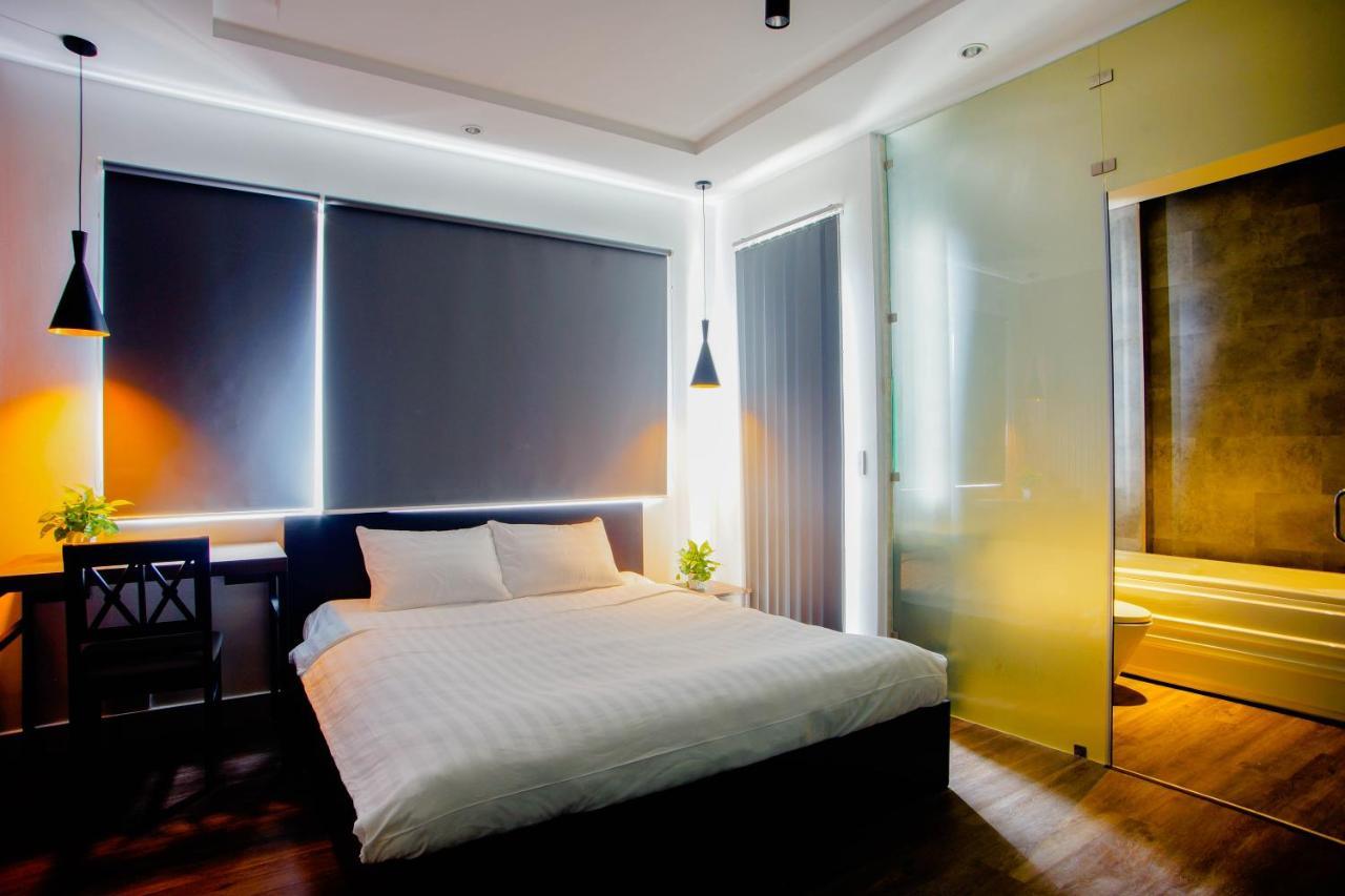 Khách sạn Lá Bình Tân
