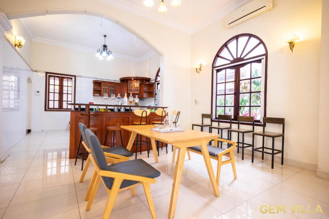Gem 10 - 5 Bedroom, 6 Bathroom, Big Pool, Big Garden