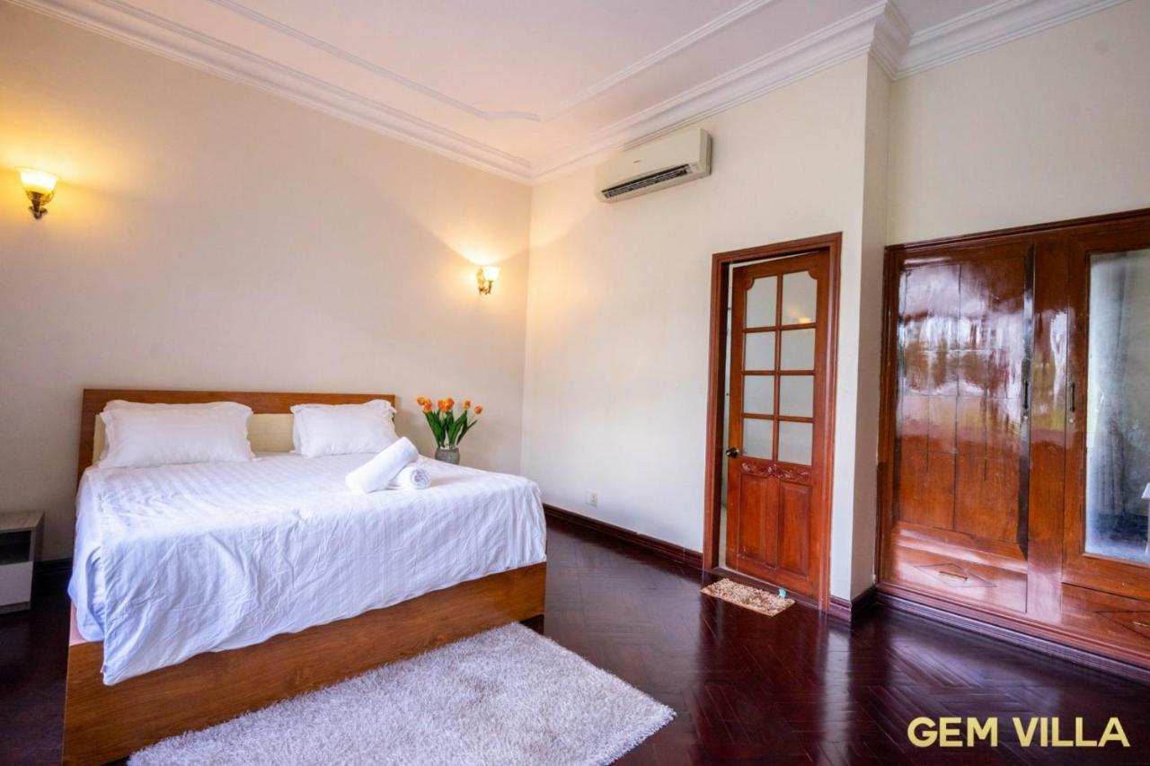 Gem 10 - 5 Bedroom, 6 Bathroom, Big Pool, Big Garden Villa *