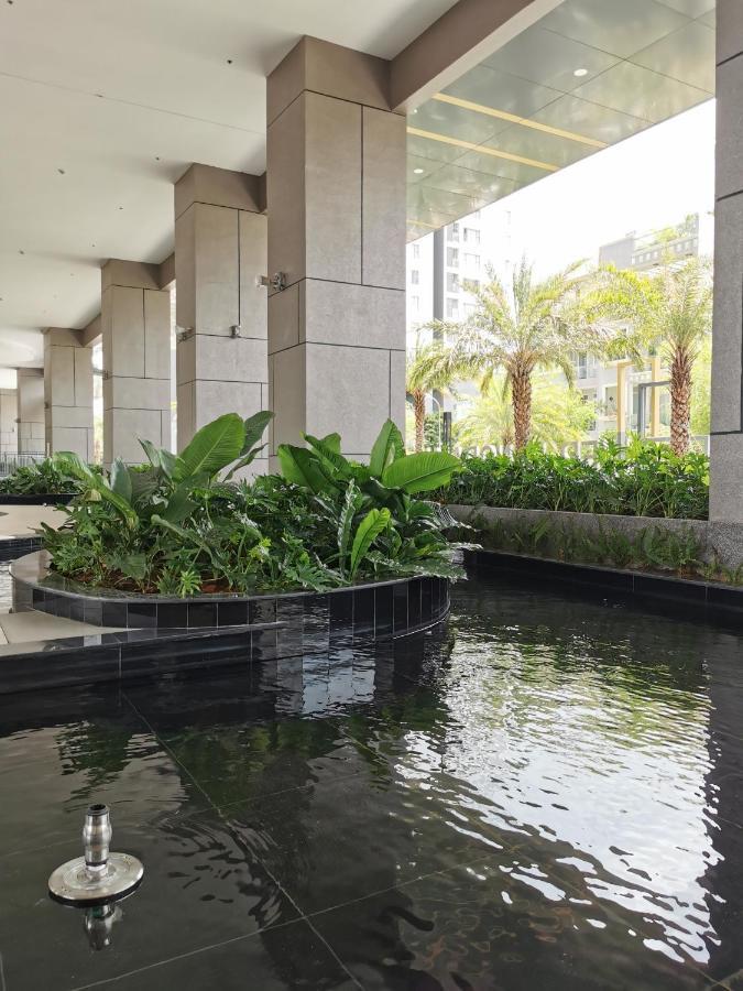 Luxury River Panorama View For 5 - Rooftop Infinity Pool + Sauna Near Q1 + Secc * Ho Chi Minh City