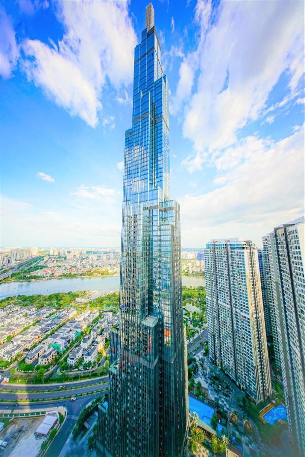 - Vinhomes Park, Landmark 81 Area & Ice Skating Rink Ho Chi Minh City