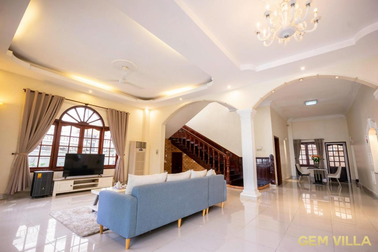 Gem 10 - 5 Bedroom, 6 Bathroom, Big Pool, Big Garden * Ho Chi Minh City