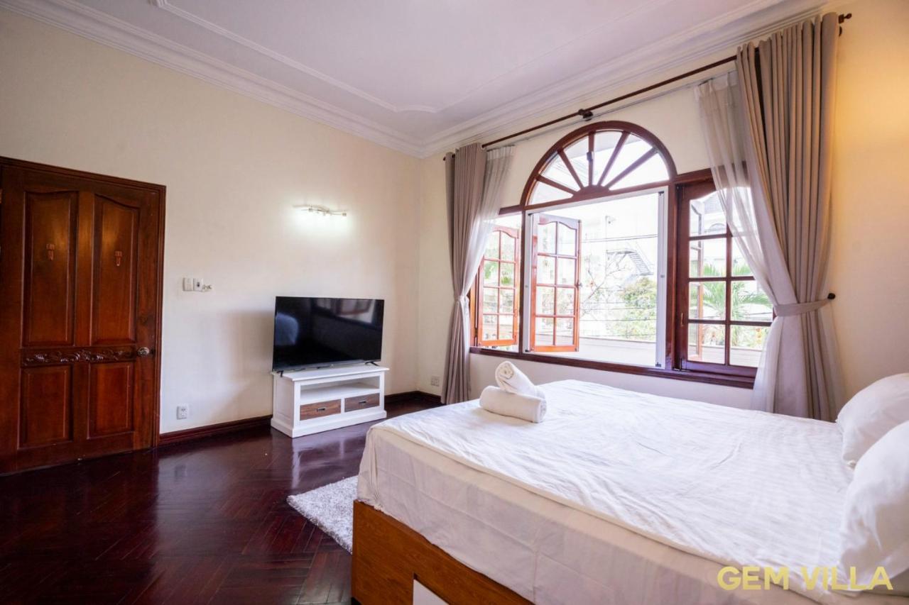 Gem 10 - 5 Bedroom, 6 Bathroom, Big Pool, Big Garden Ho Chi Minh City