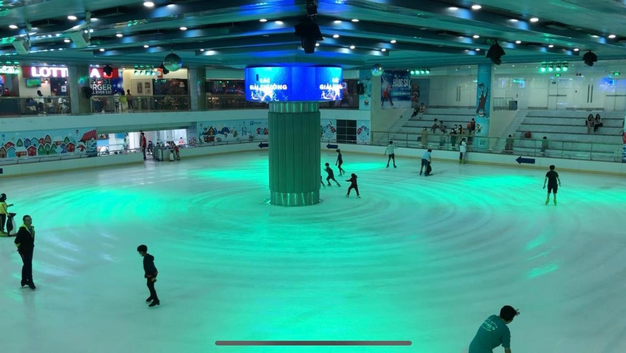 - Vinhomes Park, Landmark 81 Area & Ice Skating Rink Căn hộ