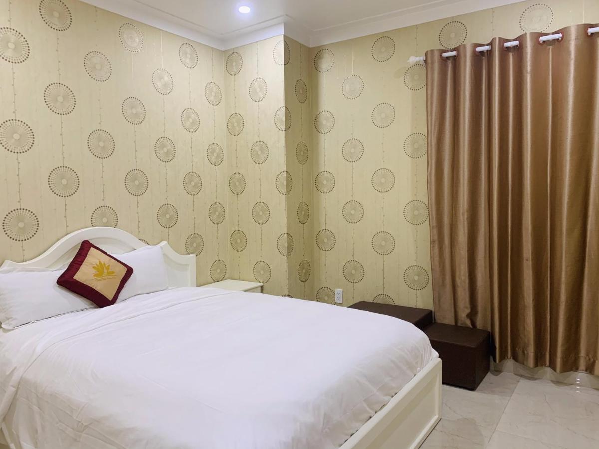 Thanh Vinh & 3* Ho Chi Minh City