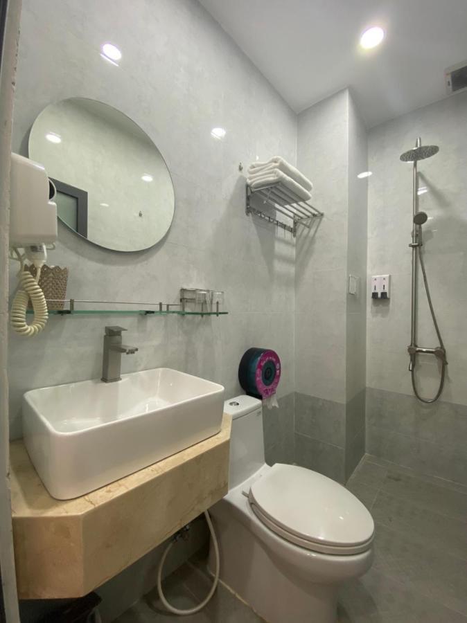 Winston Riverside Khách sạn 3*