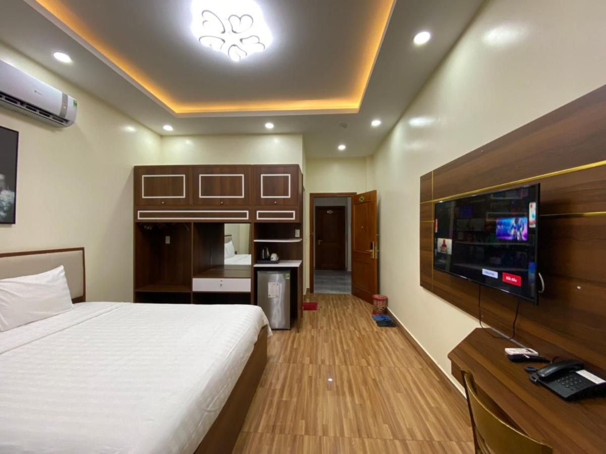 Khách sạn Winston Riverside 3*