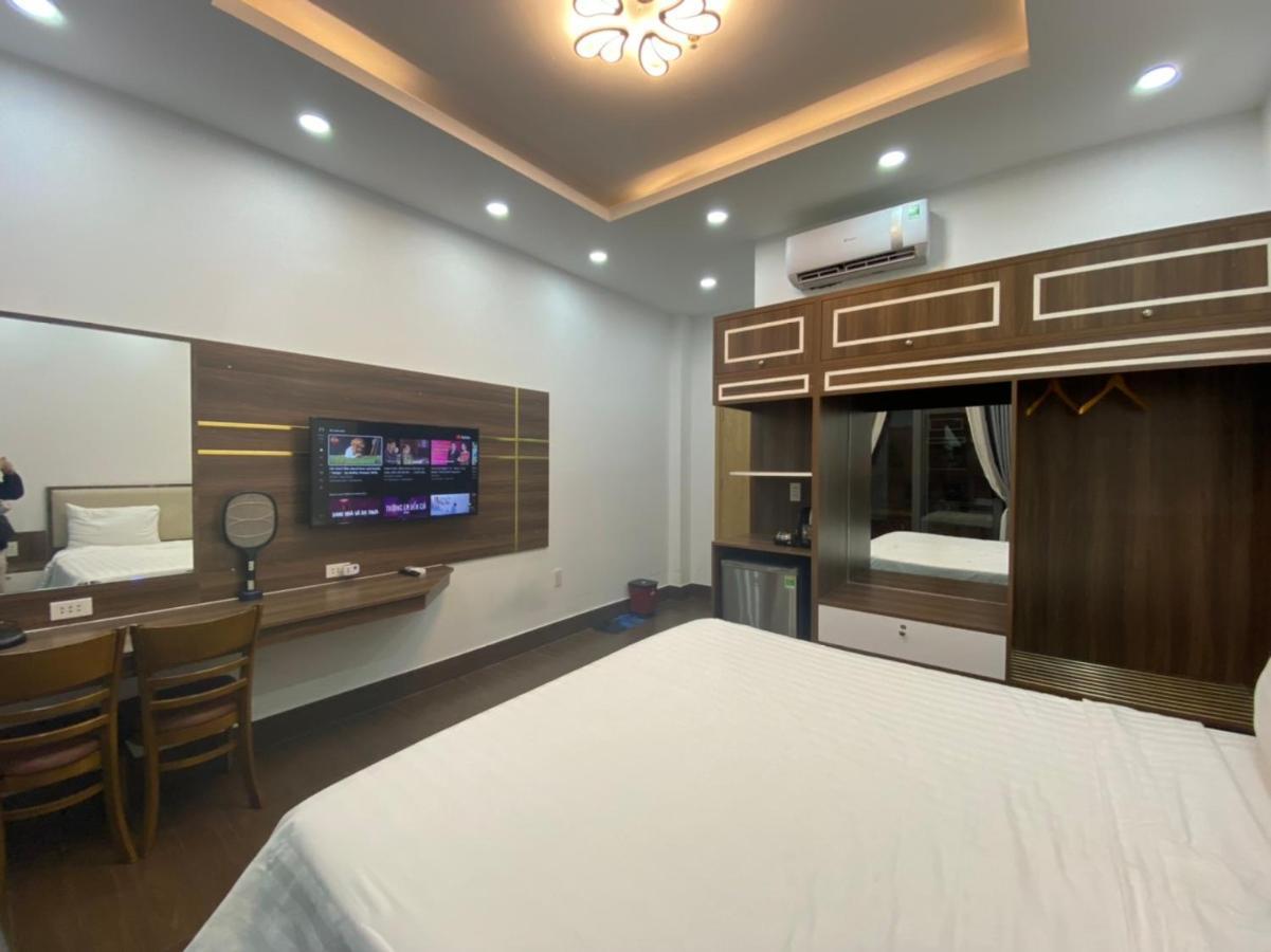 Khách sạn Winston Riverside 3*