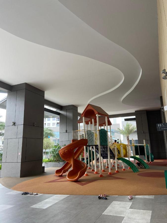 Luxury River Panorama View For 5 - Rooftop Infinity Pool + Sauna Near Q1 + Secc