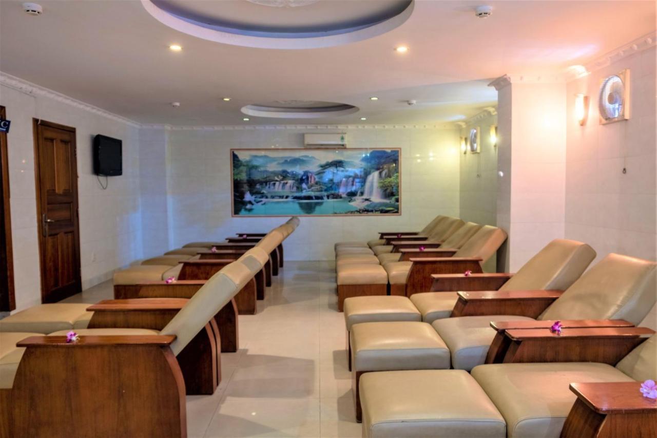 Phong Lan 2 Hotel 2*