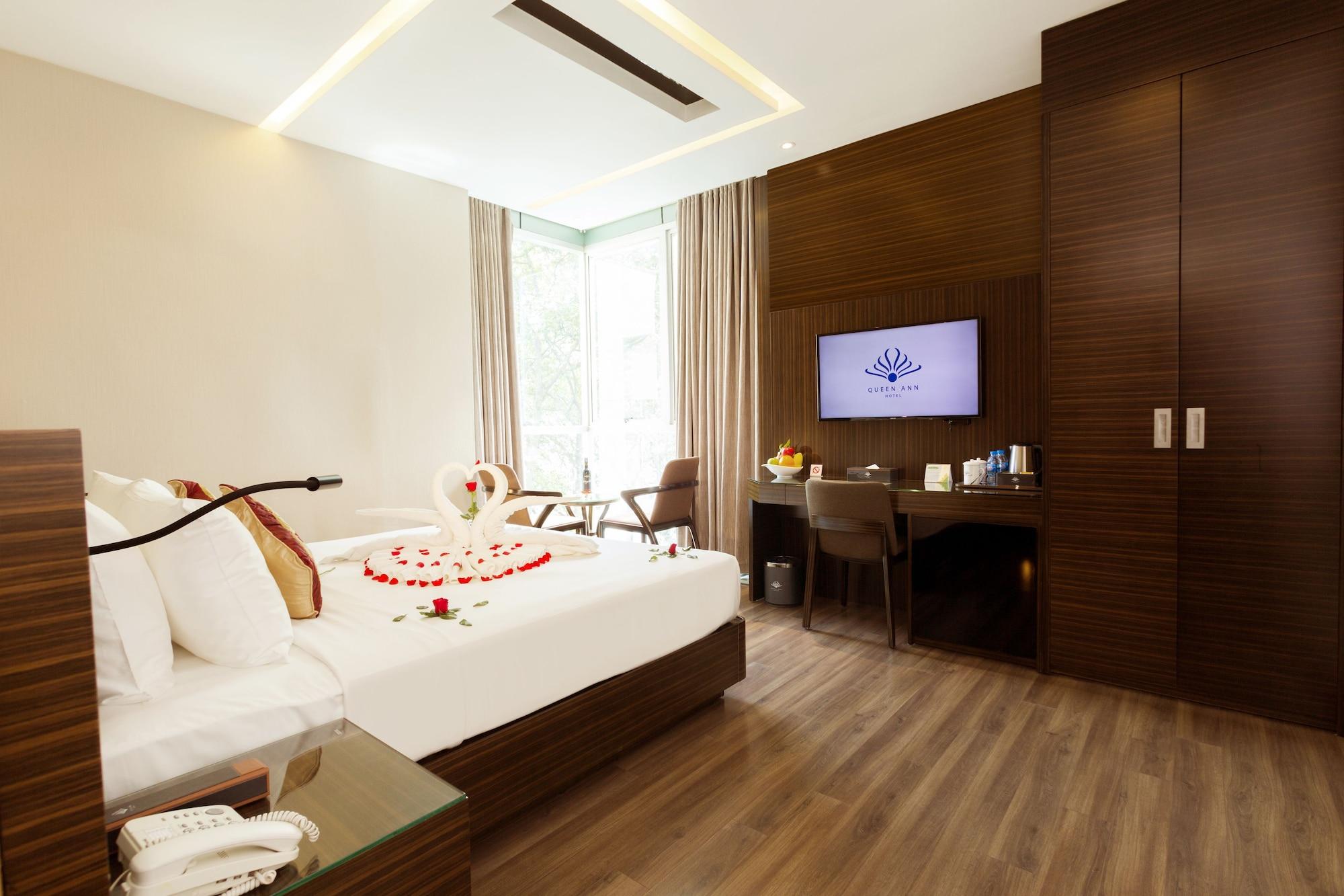 Queen Ann Hotel 3*