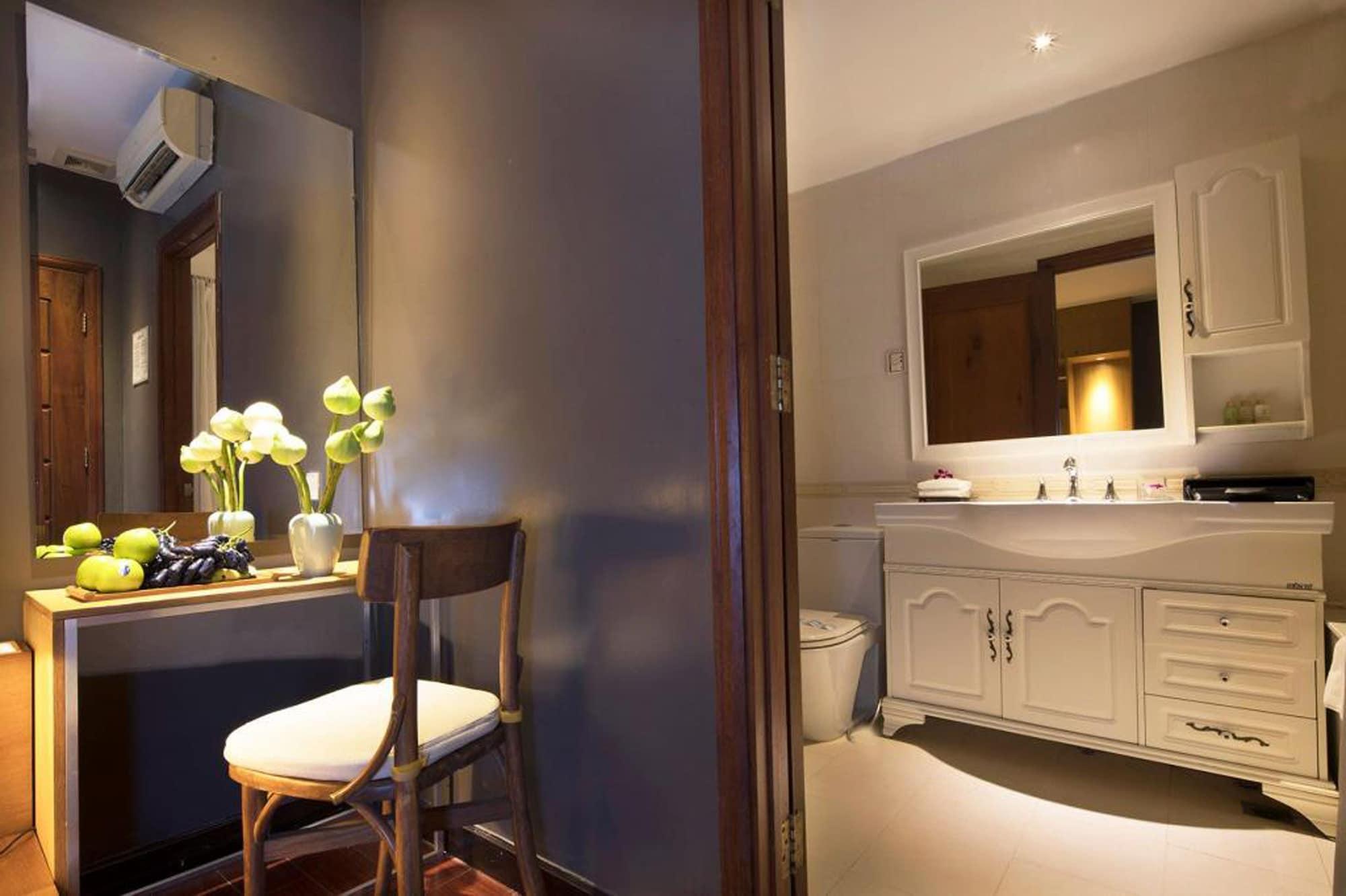 Hotel The White 8a Thai Lung 3*