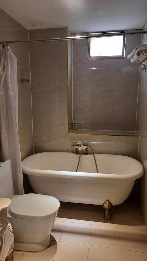 Ben Thanh Market - Premium Hotel 3*
