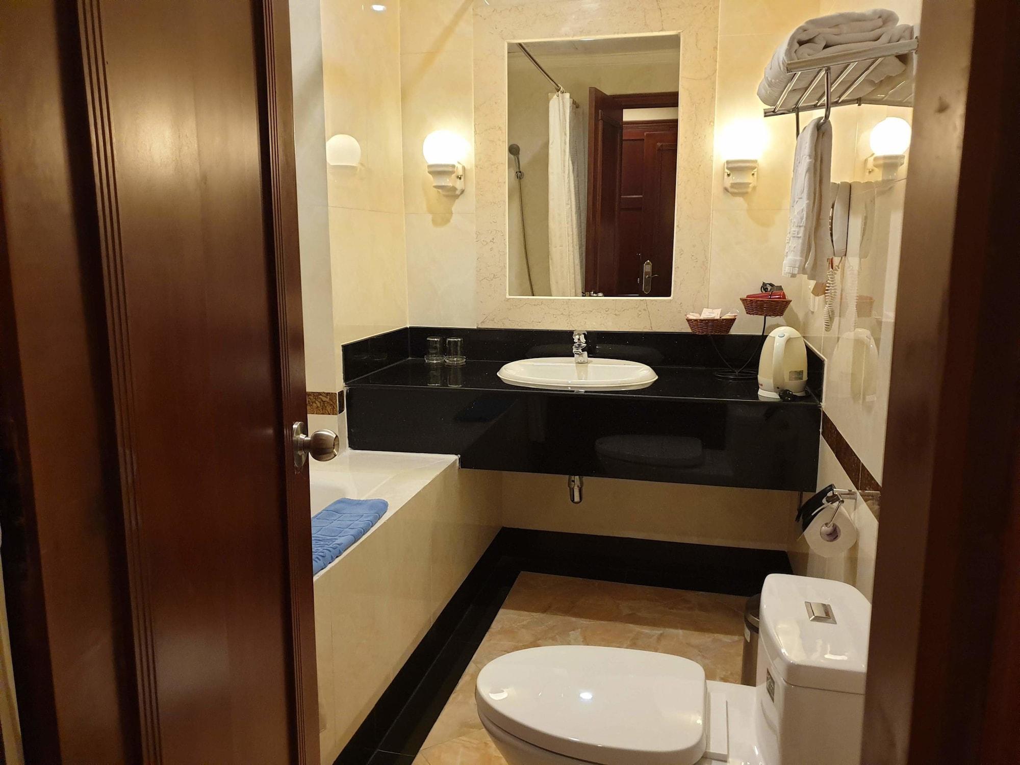 Hotel Huong Sen 3*