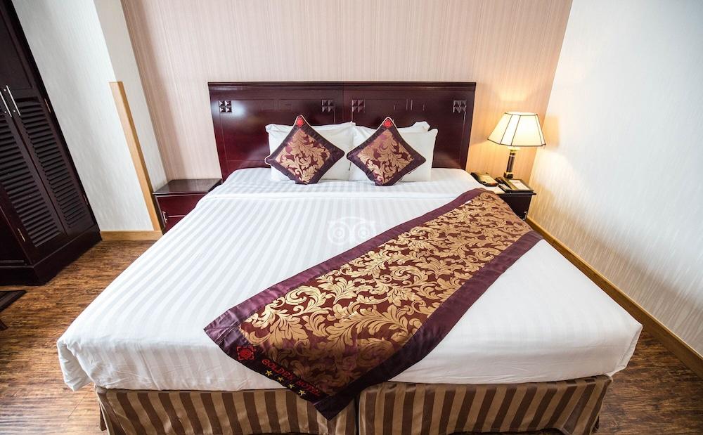 Golden Saigon Hotel 4*