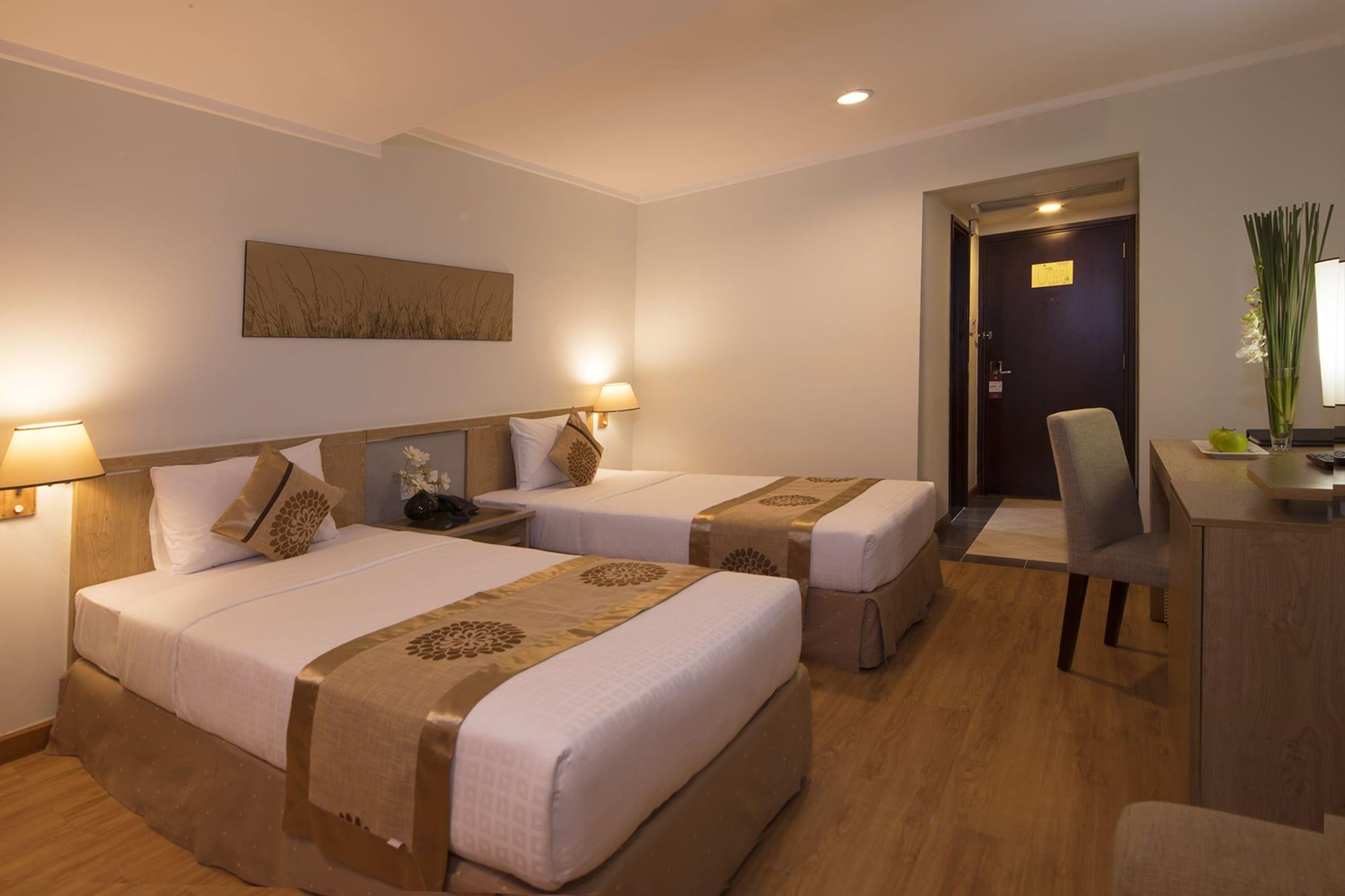 Hotel Vien Dong - Near Bui Vien Walking Street Ho Chi Minh City