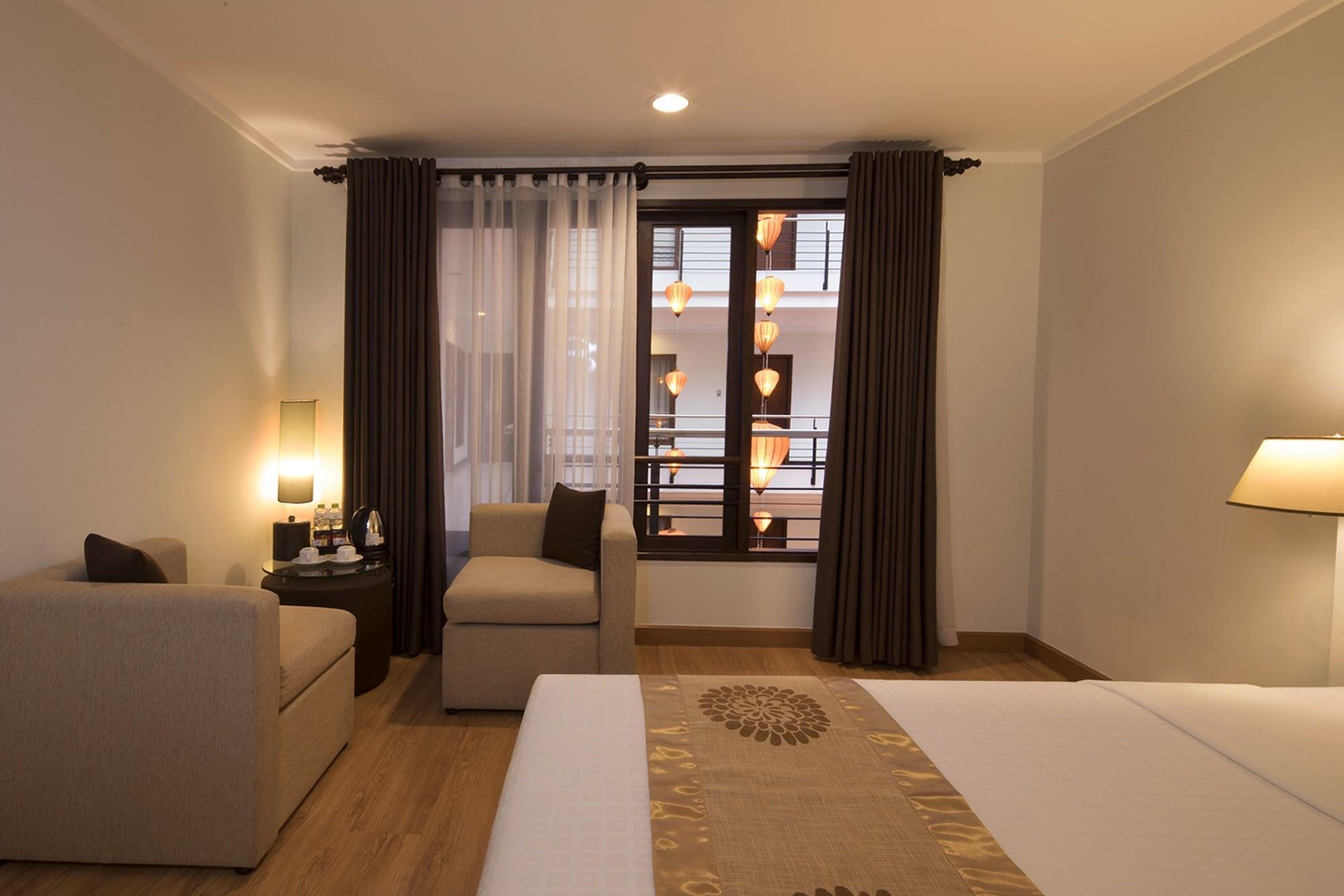 Vien Dong - Near Bui Vien Walking Street Hotel 3*