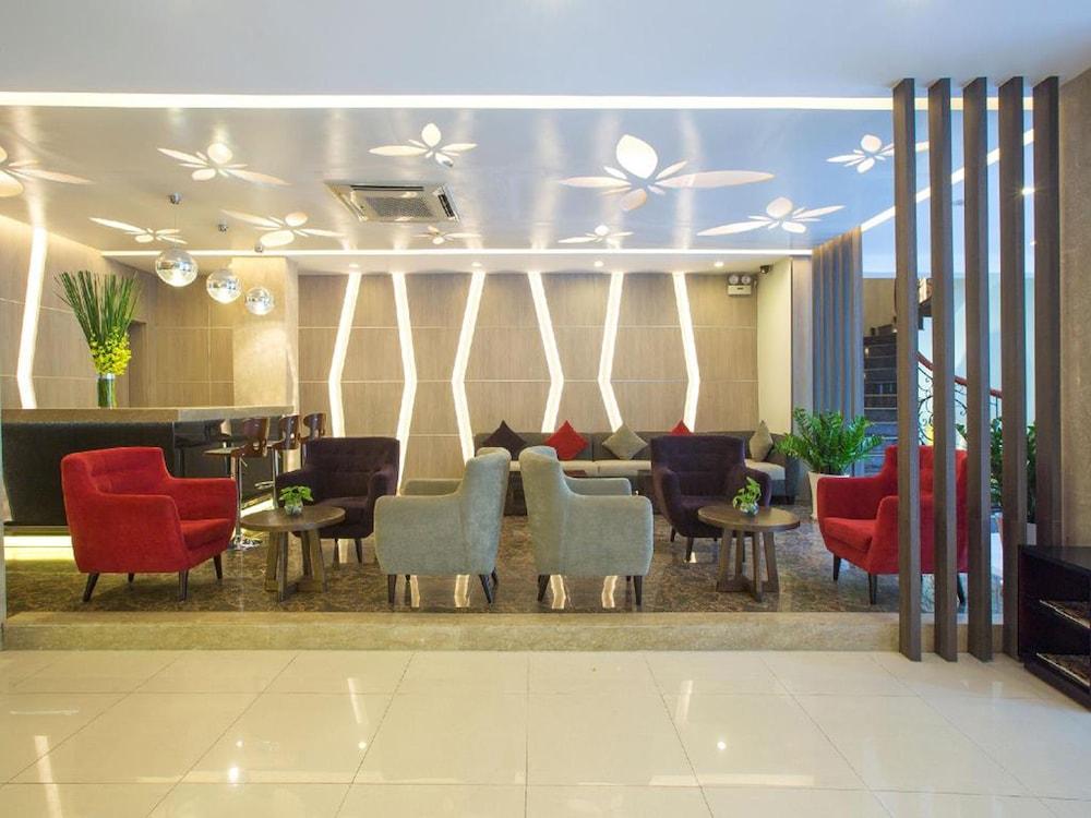 Vien Dong - Near Bui Vien Walking Street Hotel 3*