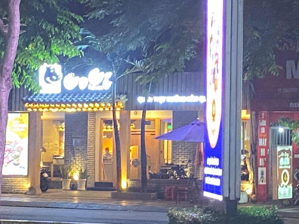 Sai Gon's Book Hotel