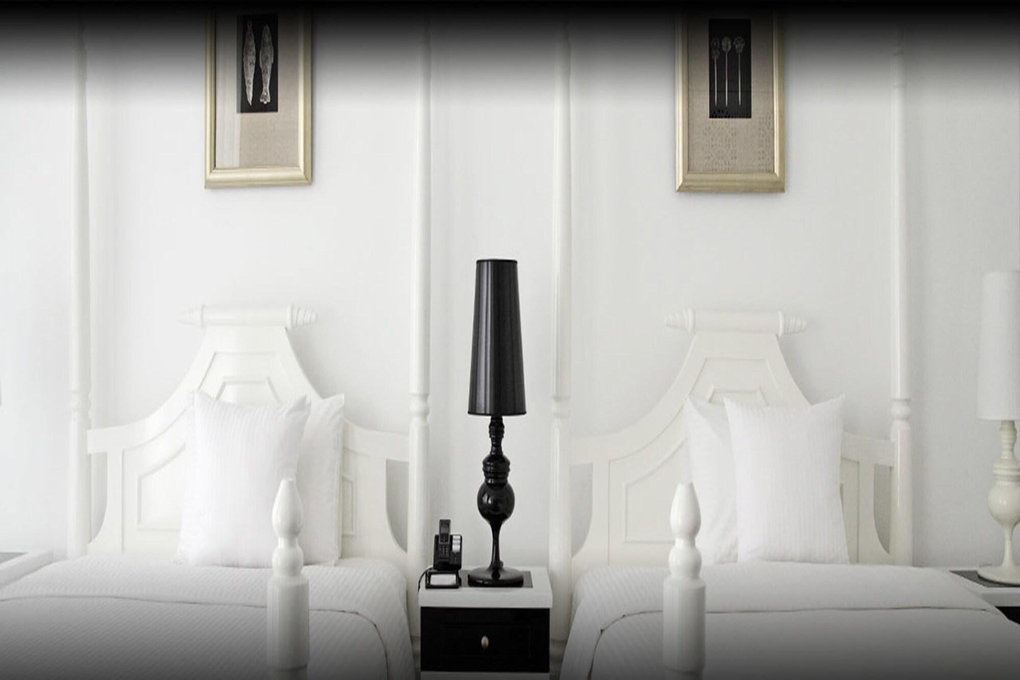 Chloe Gallery Hotel