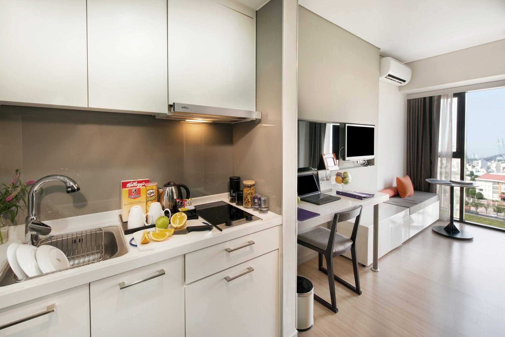 Hotel Novotel Living Saigon South 4*