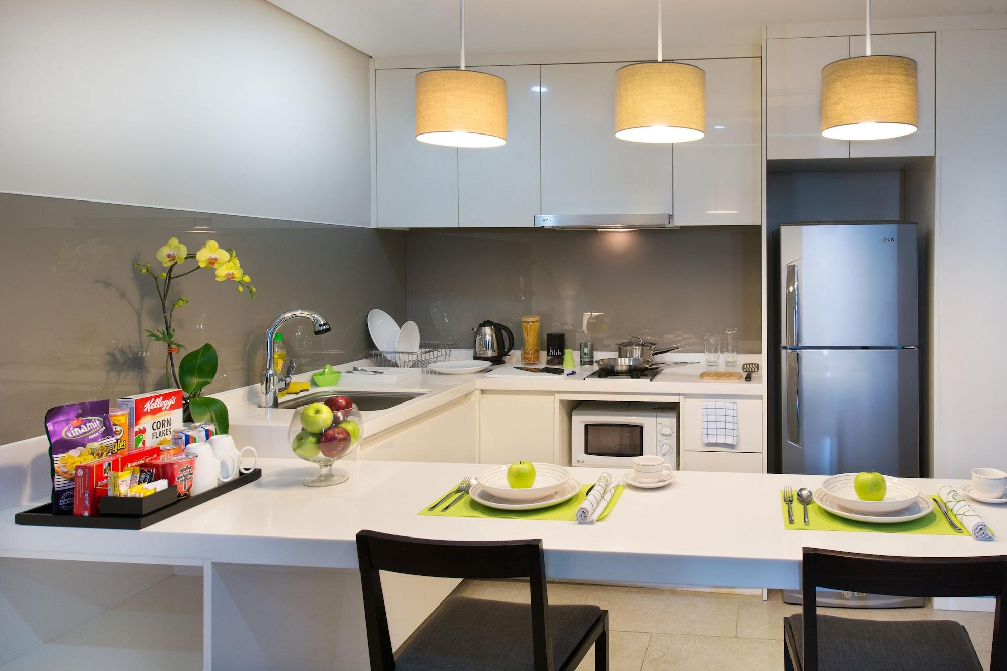 Novotel Living Saigon South Hotel 4*