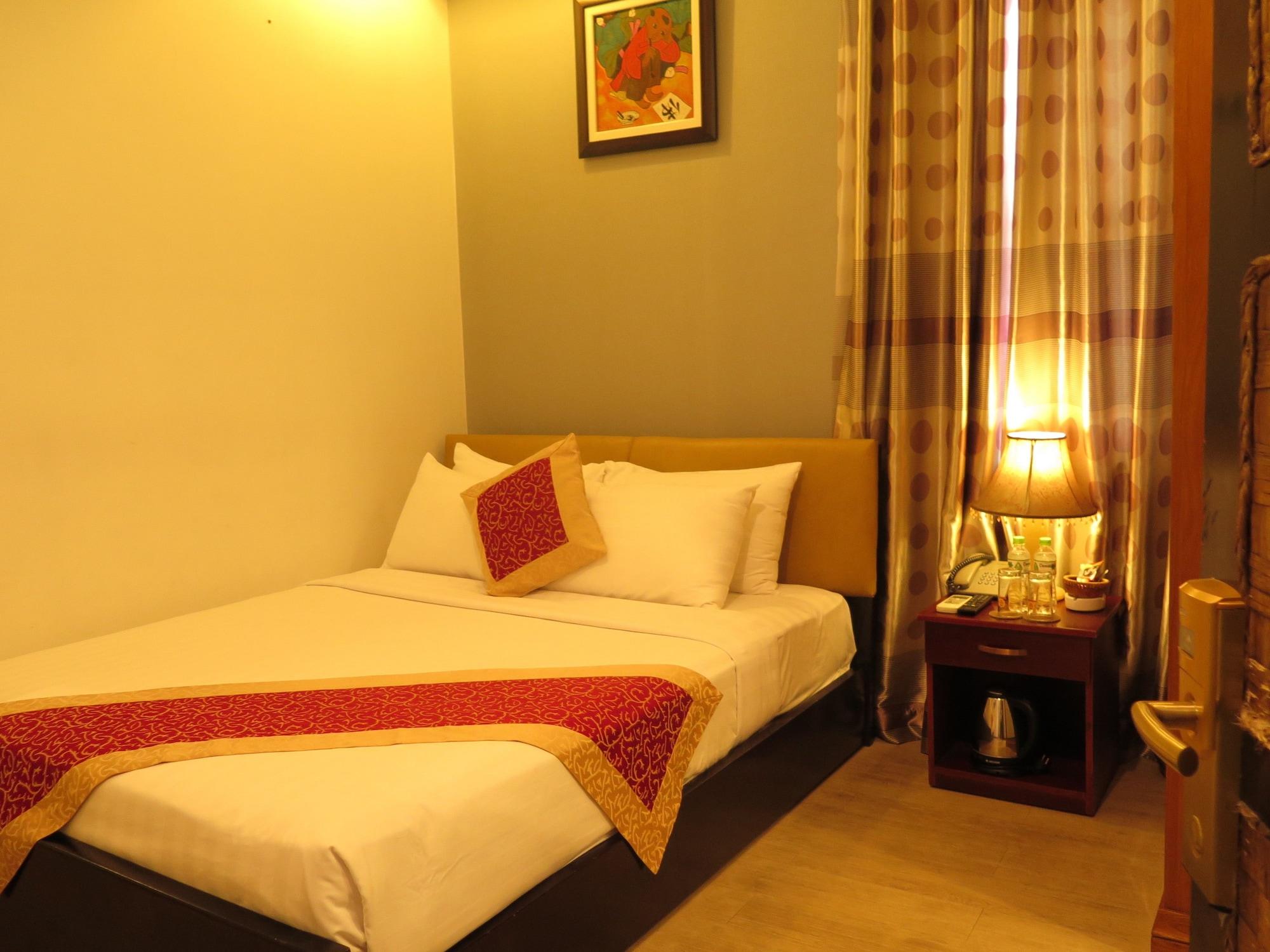 Sunflowers Airport Hotel 2*