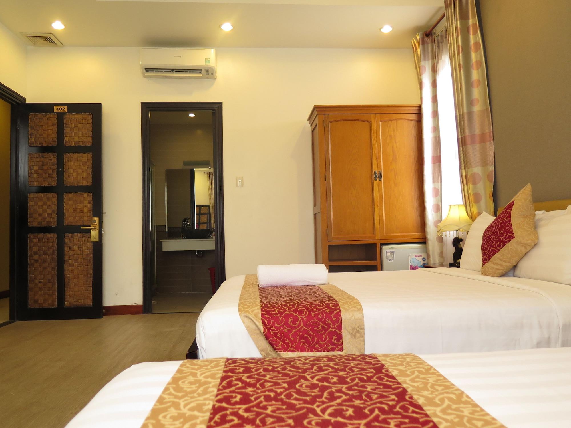 Hotel Sunflowers Airport