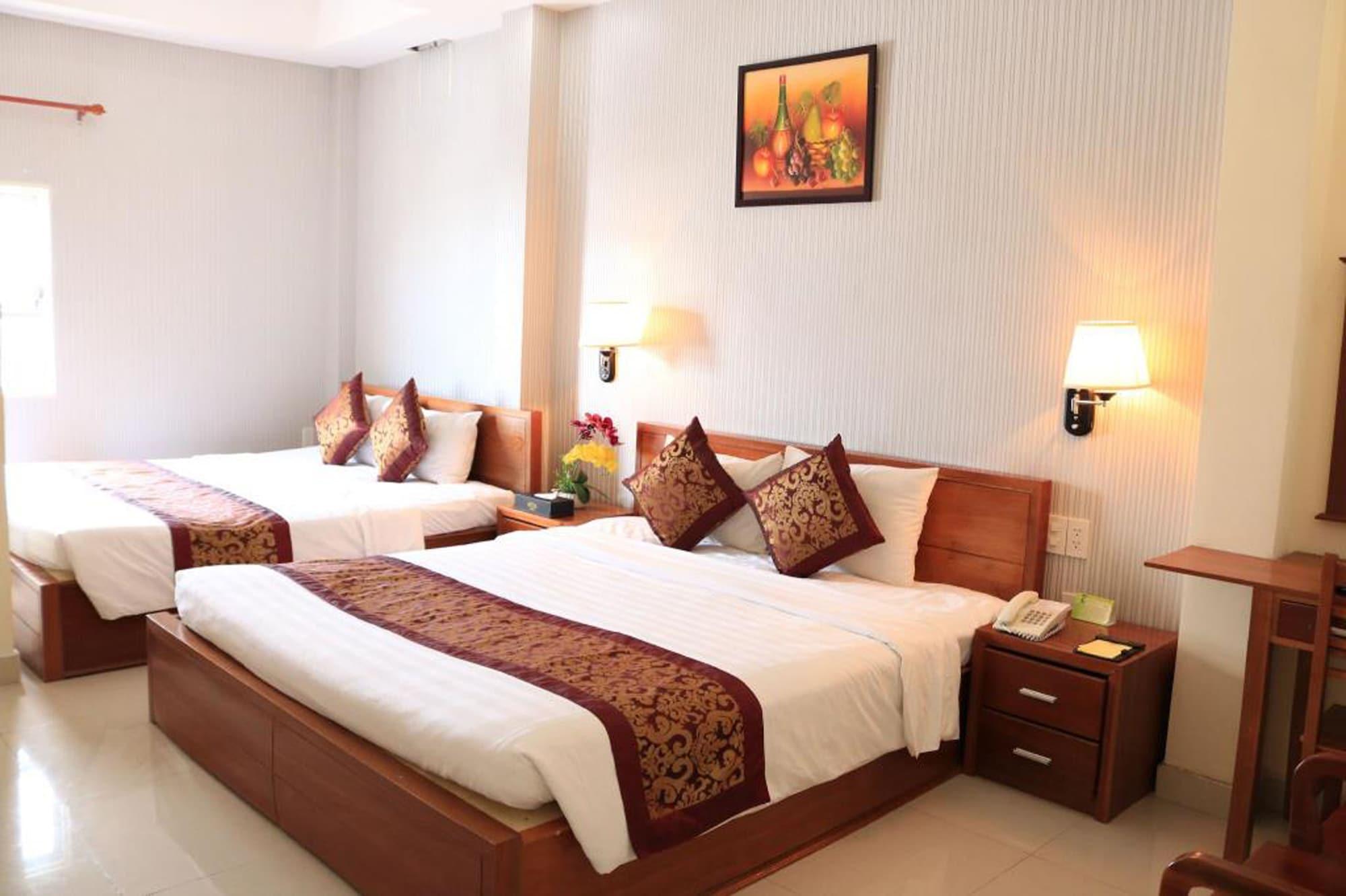 Airport Saigon - Gan Am Thuc Dem Cho Pham Ho Chi Minh City
