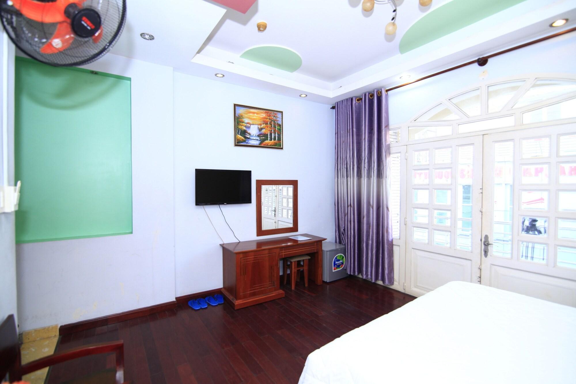 Truong Giang Hotel *