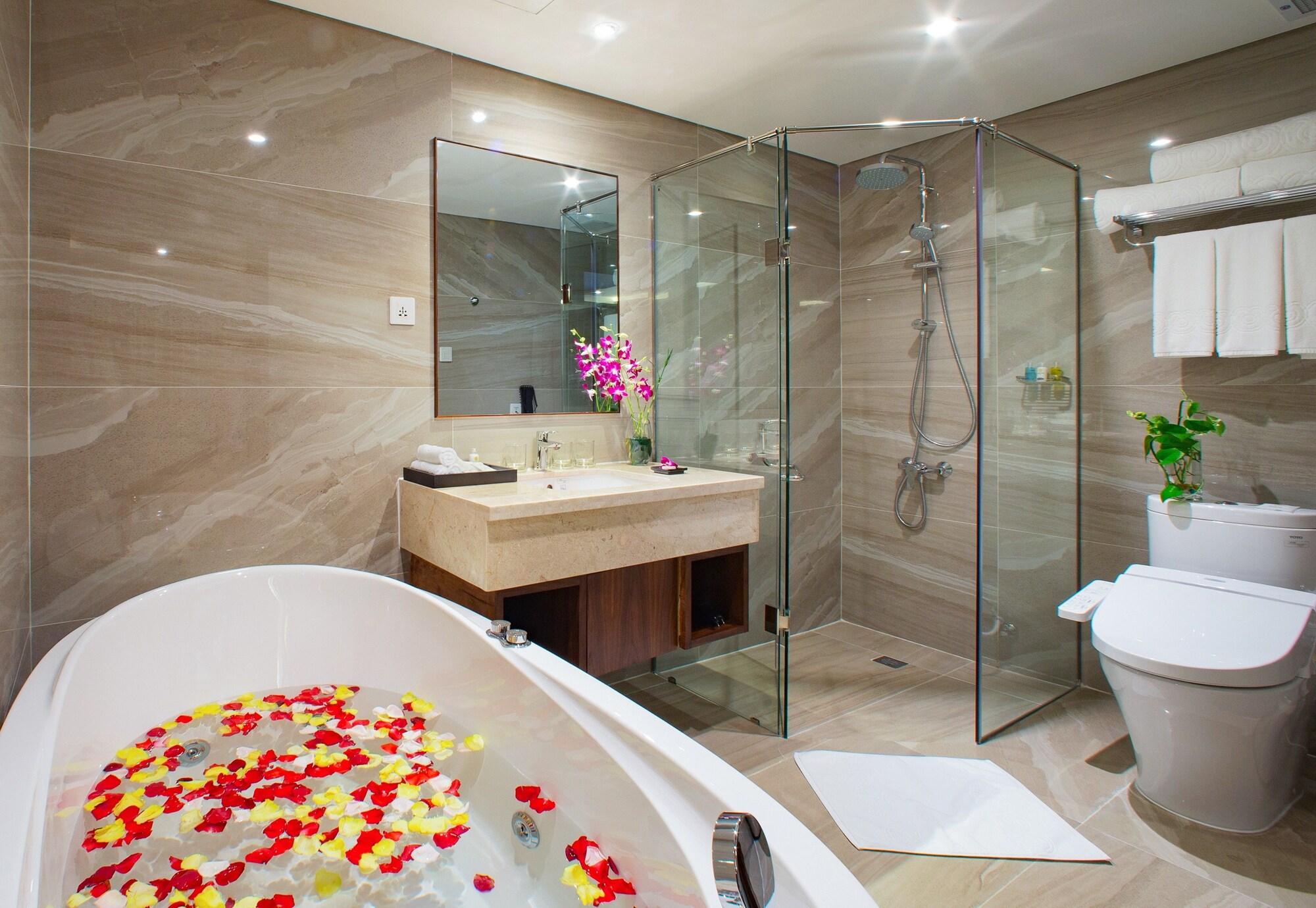 Orchids Saigon Hotel 4*