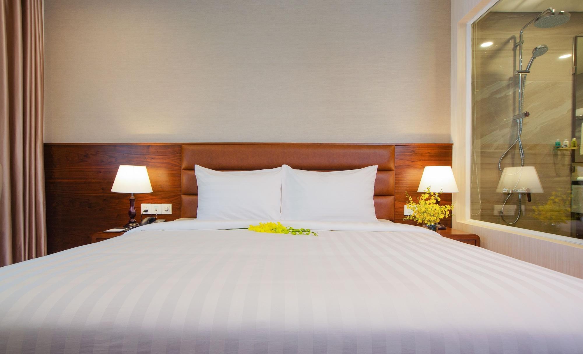 Orchids Saigon 4*