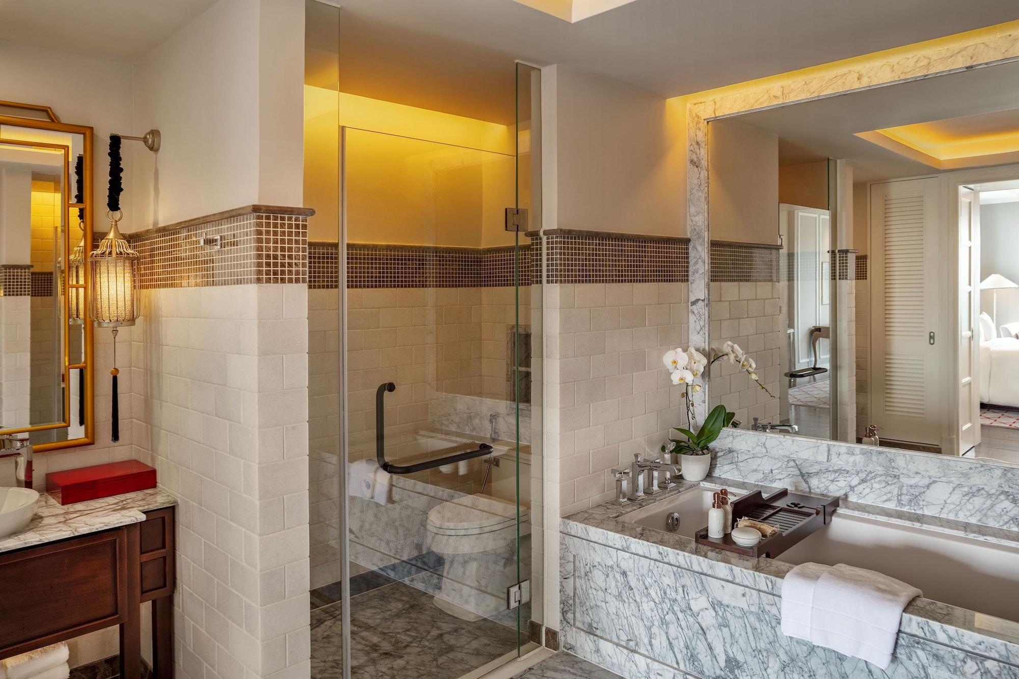 Mia Saigon Hotel 5*