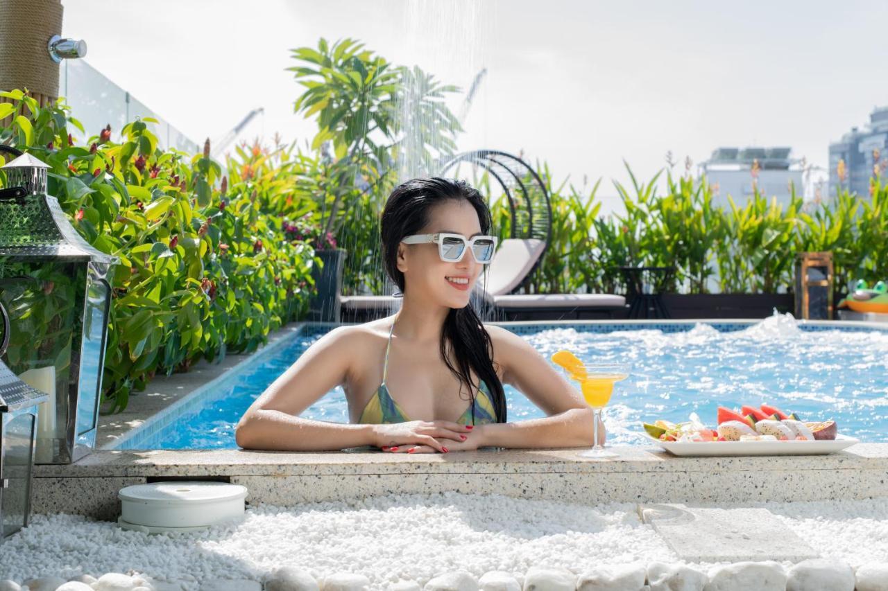 Hotel Adora Art